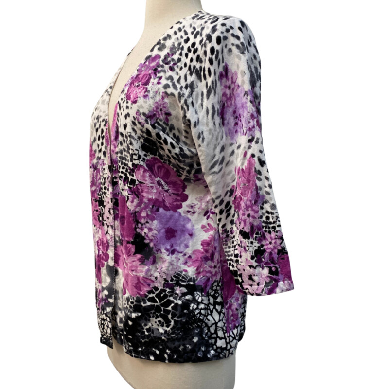 New Christopher & Banks Cardigan<br />
Floral and Abstract Dot Pattern<br />
100% Cotton<br />
Colors: Purple, White, and Black<br />
Size: Petite Medium