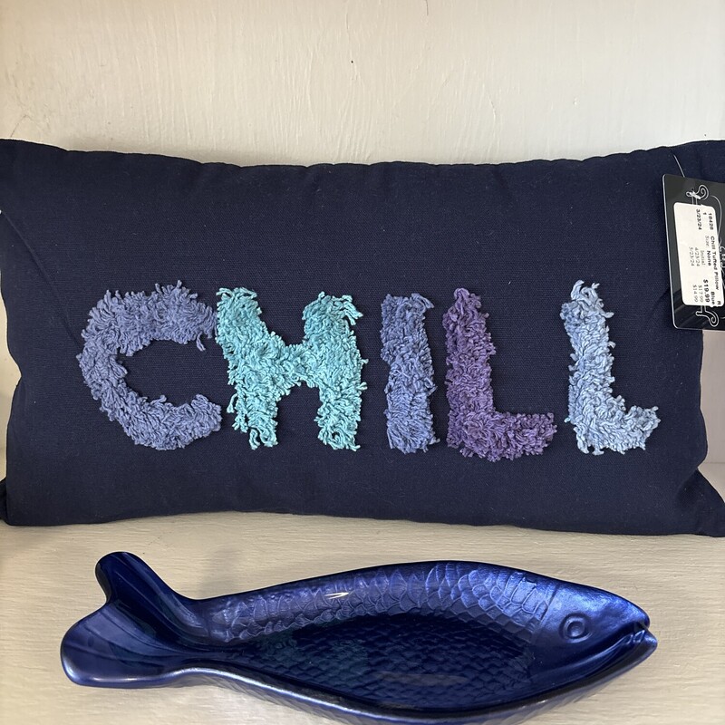 Chill Tufted Pillow
Blue