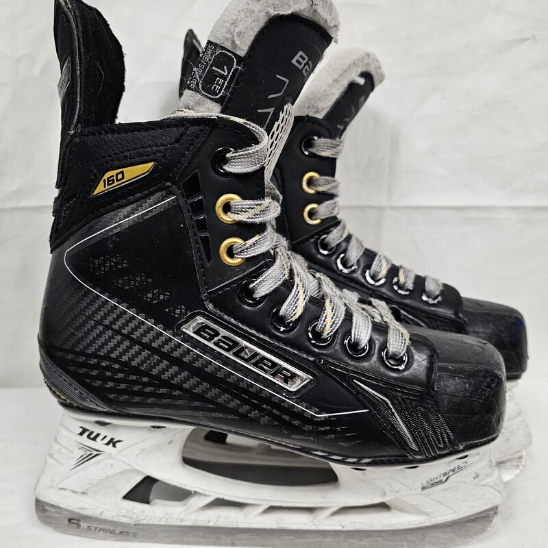 Pre-owned Bauer Supreme 160 Junior Hockey Skates, Size: 1 EE (double wide)