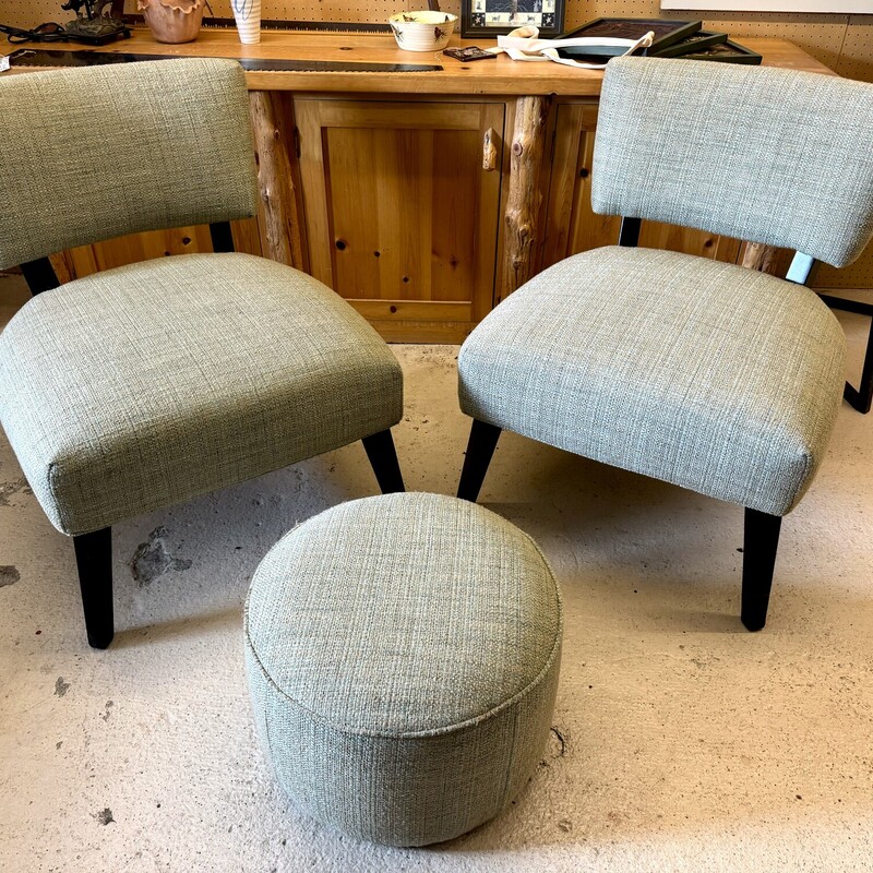 Crate And Barrel 3 Piece chair and Ottoman set<br />
In excellent conditon, Neutral tone<br />
This is a 3 piece set and will not seperate<br />
All sales final