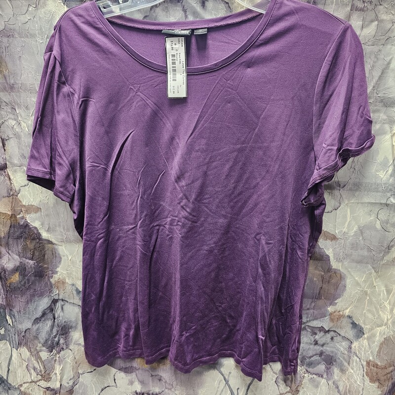 Short sleeve blouse in purple. Great under a blazer or kimono