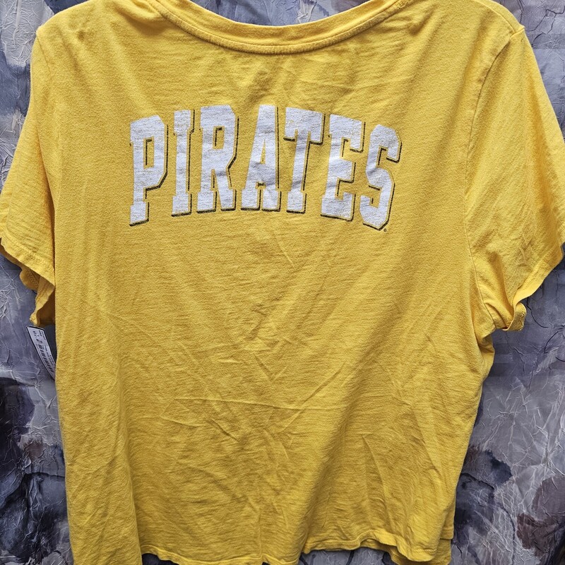 Short sleeve tee that is official Baseball wear. Yellow and P on the front and Pirates on the back. Support your team in style.