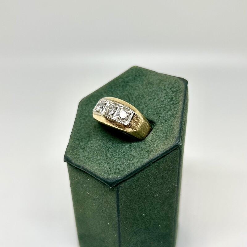 Vintage Gent's 14k YG Diamond Ring with 3-round brilliant cut diamonds bright cut into white gold plates in top of ring. Average clarity of SI/I, H-I color and approx. weight of 1.00 carats. Total ring weight  10.1 grams. Size 10.

                                               Shipping can be arranged at buyers cost