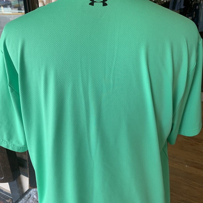 Under Armour Polo Shirt, Green, Size: XL<br />
All sales are final.<br />
Pick up in store within 7 days of purchase.<br />
or<br />
Have it shipped.<br />
Thank you for shopping with us:)