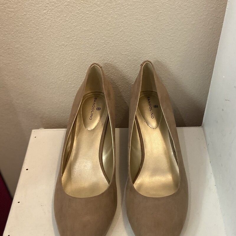 NIB Taupe Fab Wedge<br />
Taupe<br />
Size: 11