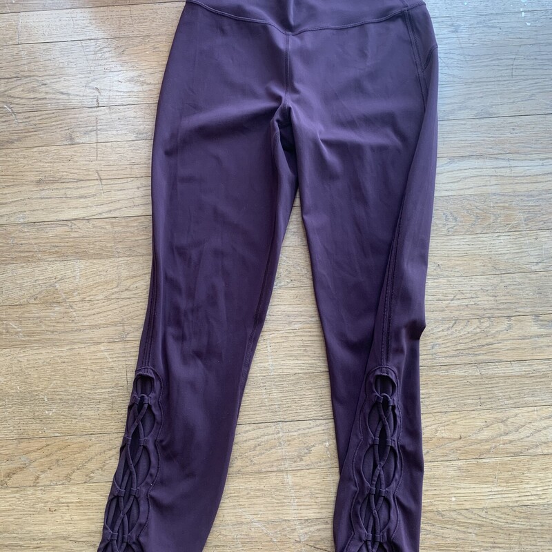 Lululemon Yoga Pant, Maroon, Size: 8<br />
All sales are final.<br />
Pick up in store within 7 days of purchase.<br />
or<br />
Have it shipped.<br />
Thank you for shopping with us:)