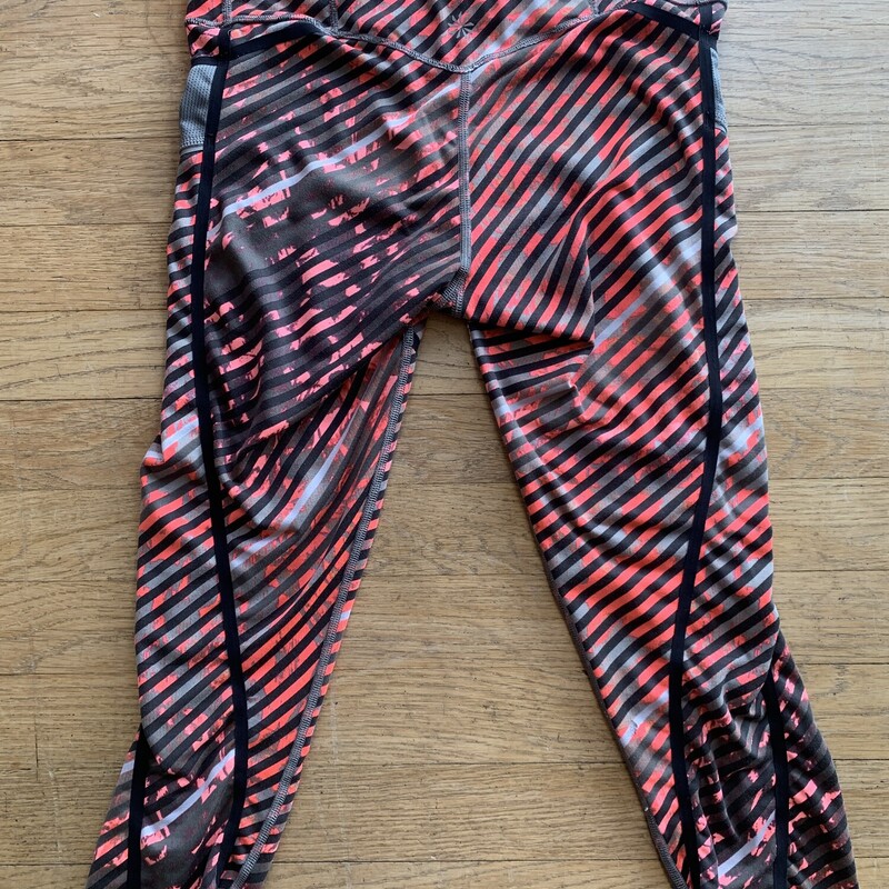 Striped Athleta Pant, Black/pi, Size: XS
Back Waist Zipper
All sales are final.
Pick up in store within 7 days of purchase.
or
Have it shipped.
Thank you for shopping with us:)