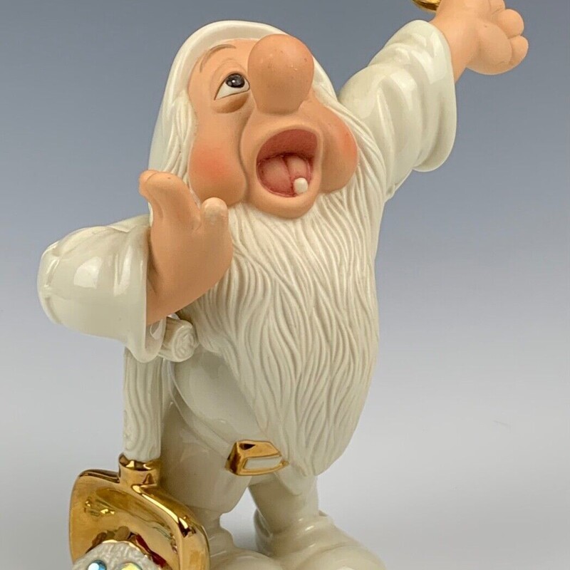 Lenox Sleepy 7 Dwarfs Figurine
Cream Tan Gold Size: 4.5 x 4.5H
Disney Showcase Collection #4862