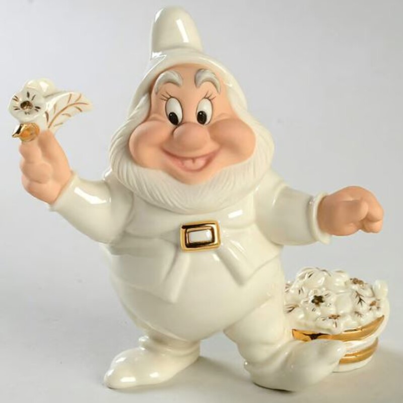 Lenox Happy 7 Dwarfs Figurine
Cream Gold Tan Size: 5 x 5H
Disney Showcase Collection #0851