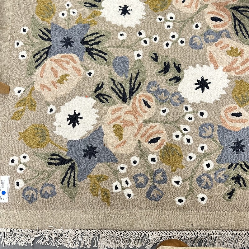 Rifle Paper Co. & Loloi Hooked Rug, Brand New in original packaging!
Size: 42x66
