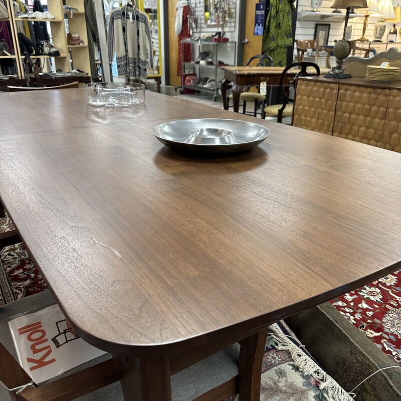 Mid Century Modern Style Extension Table, Walnut. No leaves are included.
Size: 32x93x112