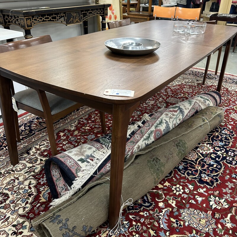 Mid Century Modern Style Extension Table, Walnut. No leaves are included.<br />
Size: 32x93x112