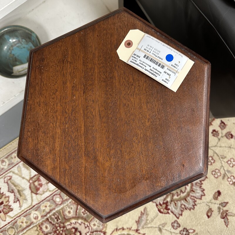 Oak Wood Moroccan Table, Hexagonal<br />
Size: 19x16