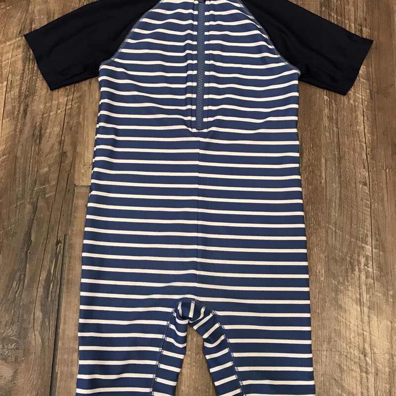 Old Navy Striped Bodysuit, Blue, Size: 4 Toddler

Some pilling on seat