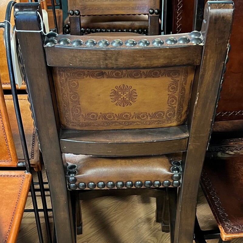 Spanish Heritage Style<br />
Wood, Leather<br />
44in(H) 30in(Seat)