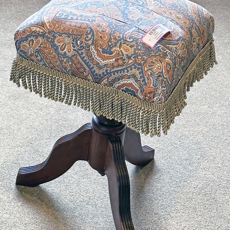Antique 1920s Piano Stool
Newly recovered. Made by Merriam & Co., Acton, MA.
13 In Square x 22 In Tall.