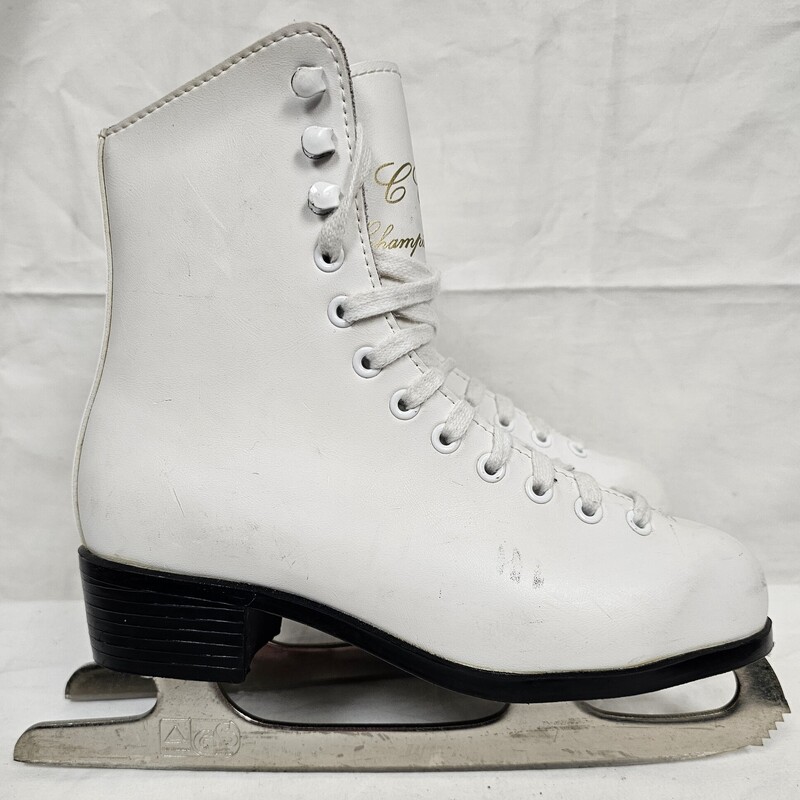 Pre-owned CCM Champion Deluxe Girls Figure Skates,  White, Size: 3