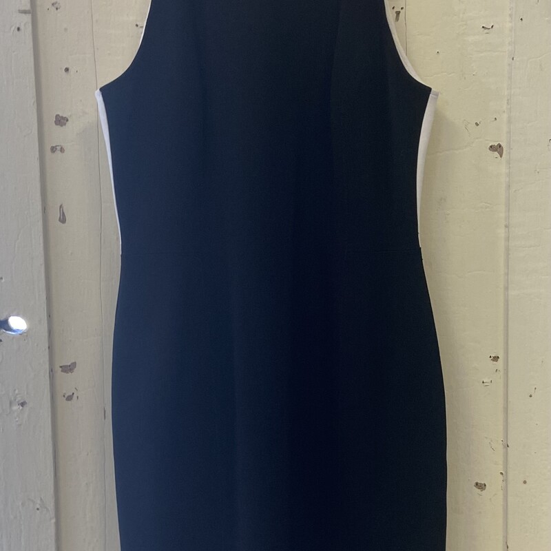 Blk/wht Slvless Dress<br />
Blk/wht<br />
Size: 8 R $97