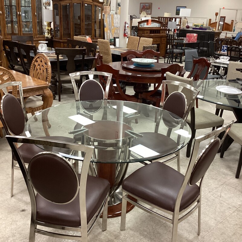 Round Table W/ 5 Chairs
