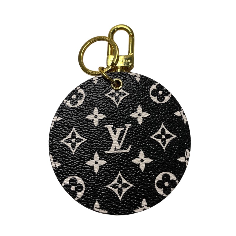 Louis Vuitton Crafty<br />
Limited Edition<br />
Dimensions:<br />
L: 5