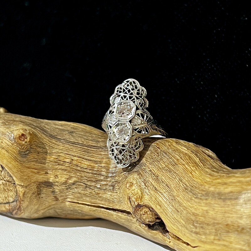 Vintage diamonds ring