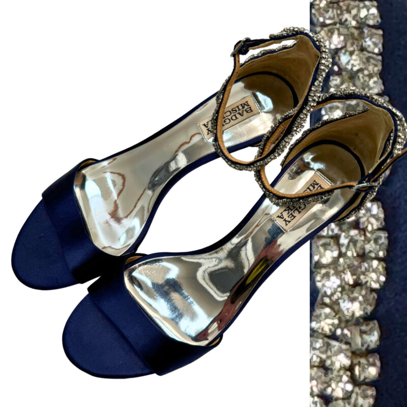 Badgley Mischka Sandals
Ankle Strap
Navy Satin with Rhinestones
Leather Sole
Kitten Heel Height: 1.97inches   (50mm)
Size: 9