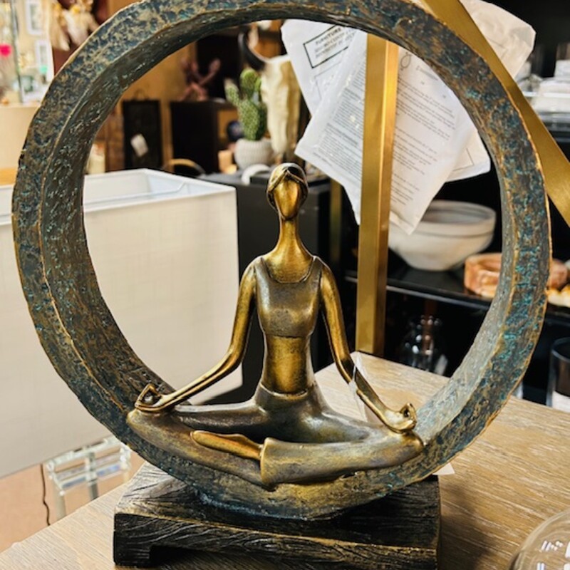 Resin Yoga Lady In Ring
Black Bronze Gray Size: 9.5 x 11H