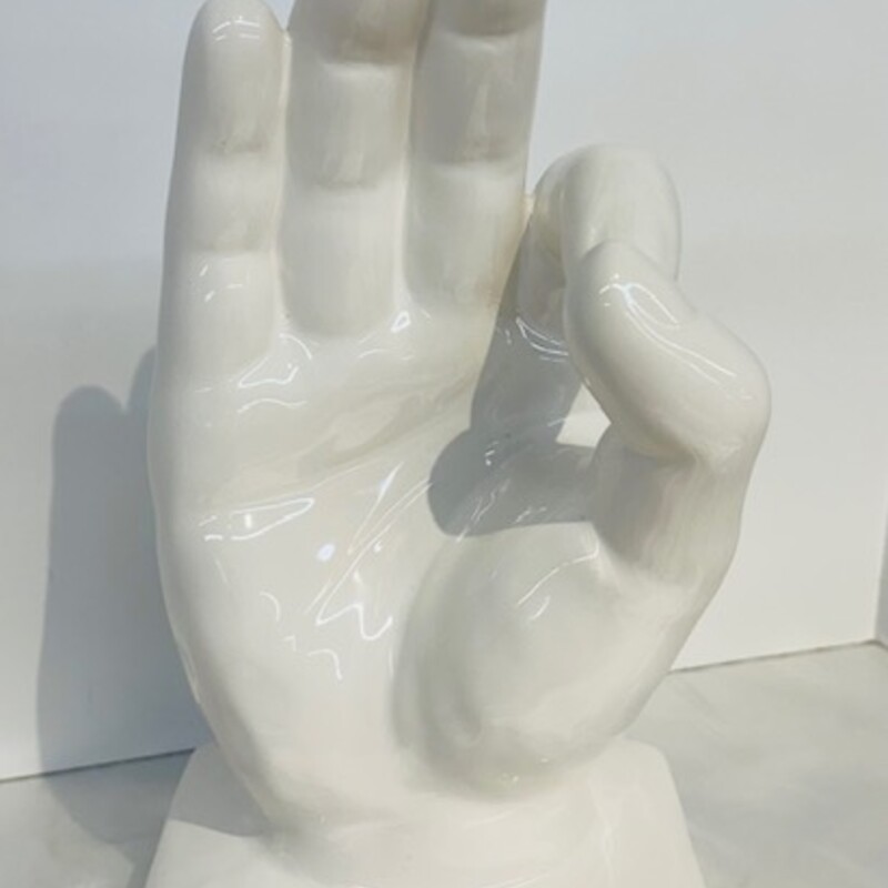 Ceramic Hands OK Sign
White Size: 5.5 x 4 x 11.5H