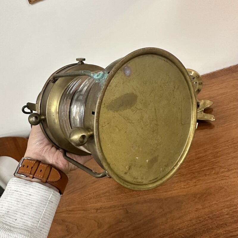 Pedersen Vintage Lantern, Metal<br />
Size: 11in