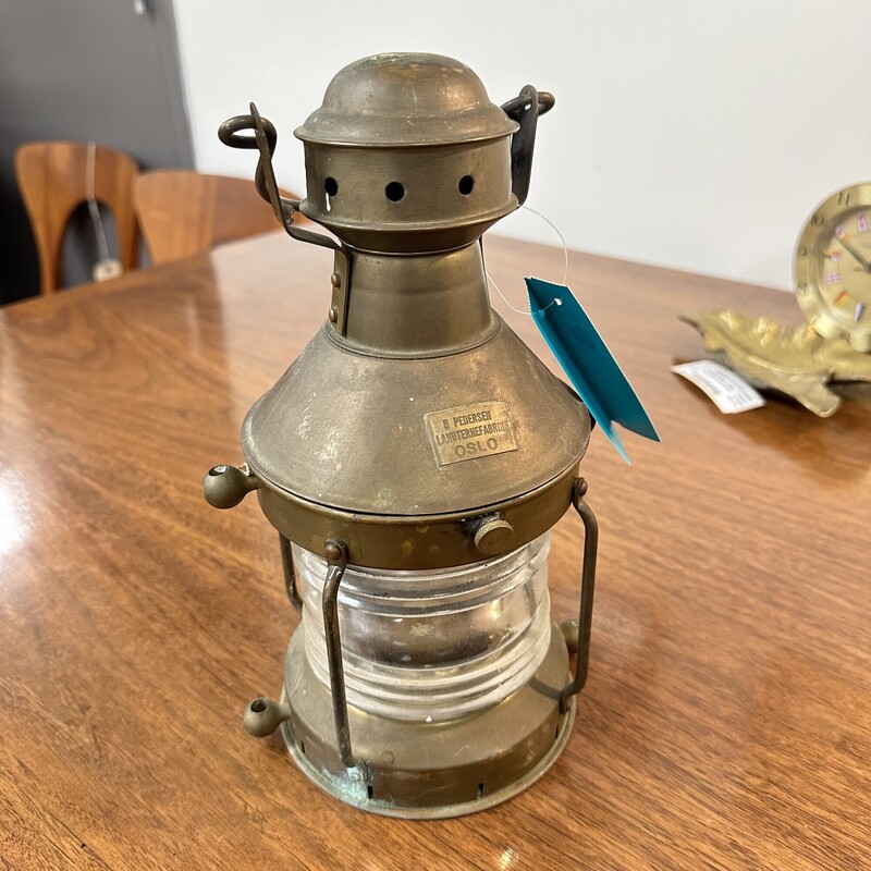 Pedersen Vintage Lantern, Metal
Size: 11in