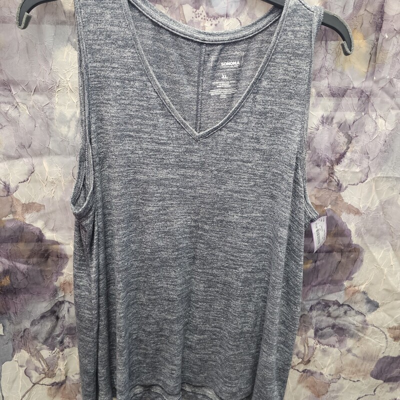 Tank top in grey knit with white print.