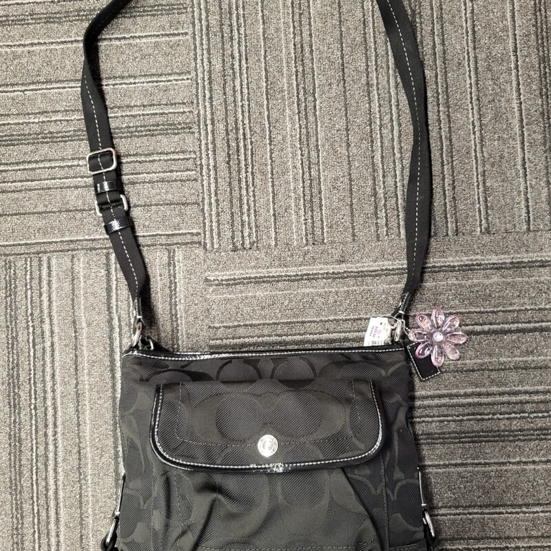 Kyra Daisy Signature Crossbody Bag 16550 Black with pink lining and key fob