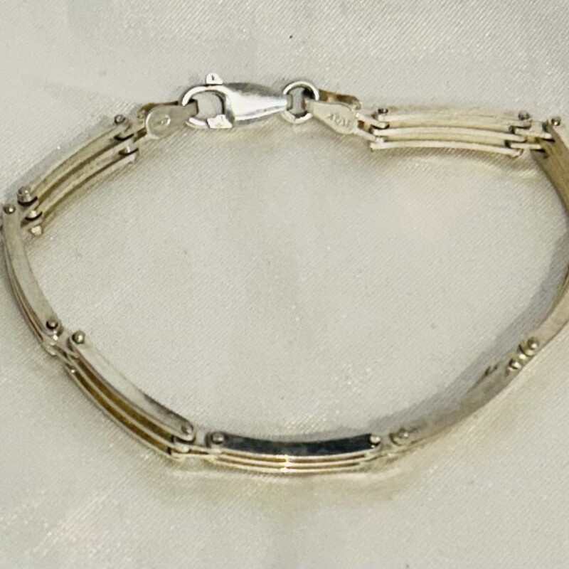 925 3 Layer Link Bracelet
Silver Size: 7.5L