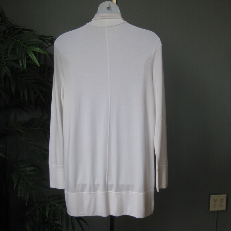NWT Athleta Open Card, White, Size: XL Tall
Fabulous soft as a cloud open cardigan from Athleta
Brand new with tags
the color is Bright White
This sweater has pockets and little holes for your thumbs for that extra cozy feel

size XL T - Tall
shoulder to shoulder: 18
lenght: 34

orginally $89

thanks for looking!
#69901