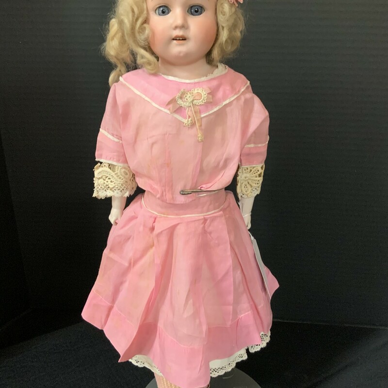 Armand Marseille doll, all original.
(doll stand not included)