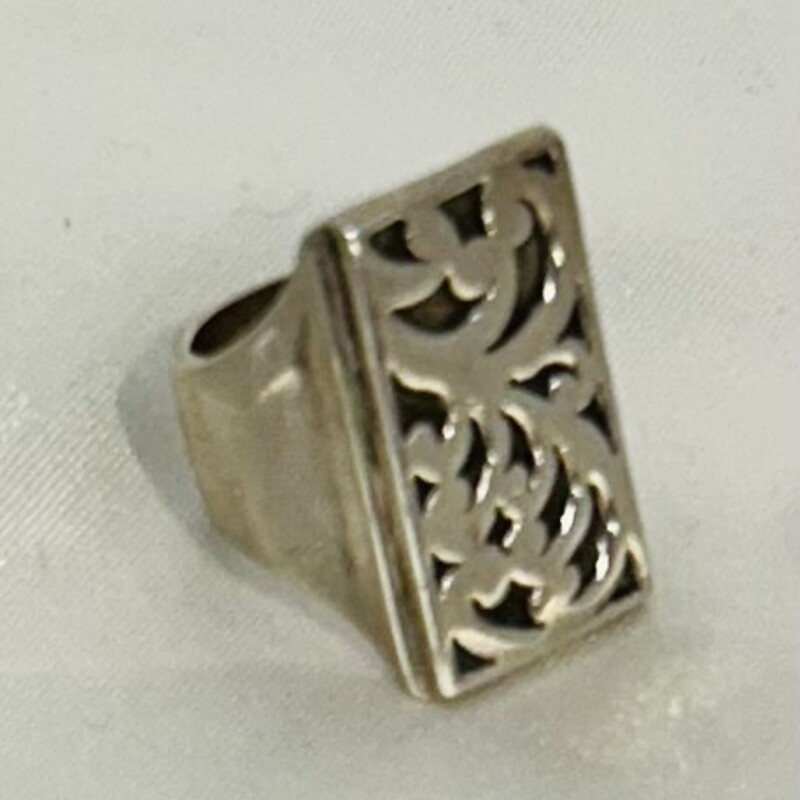 925 Lois Hill Scroll Ring
Silver Size: 7