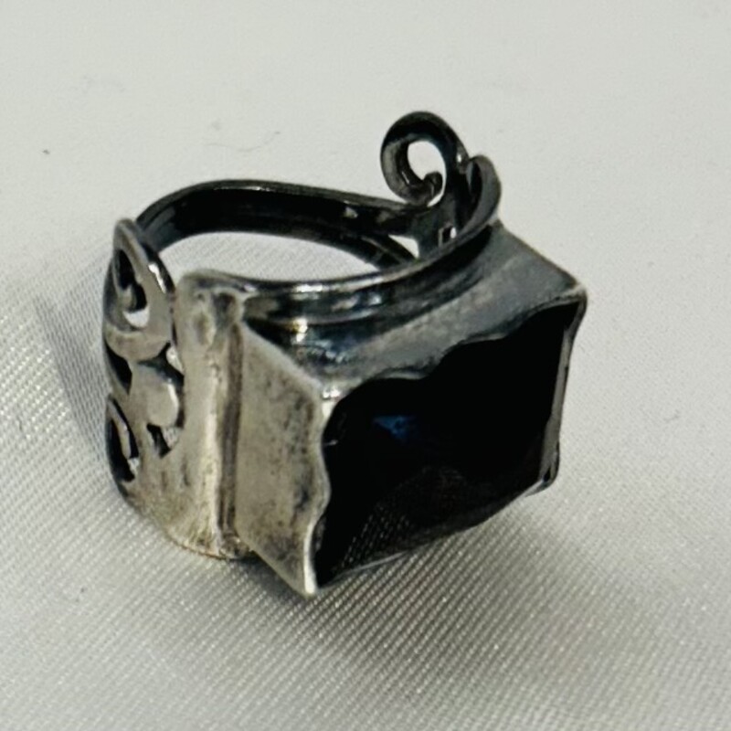 925 Brown Stone Scroll Sides Ring
Gray Brown Size: 6