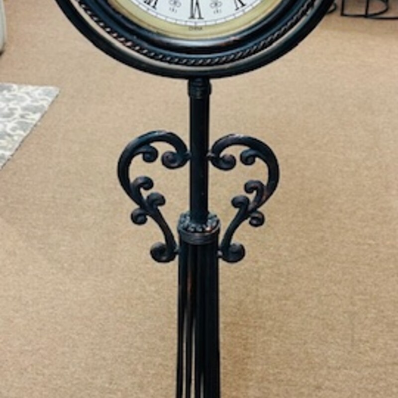 Metal Ornate Standing Clock
Black Tan Red Size: 14 x 54H
