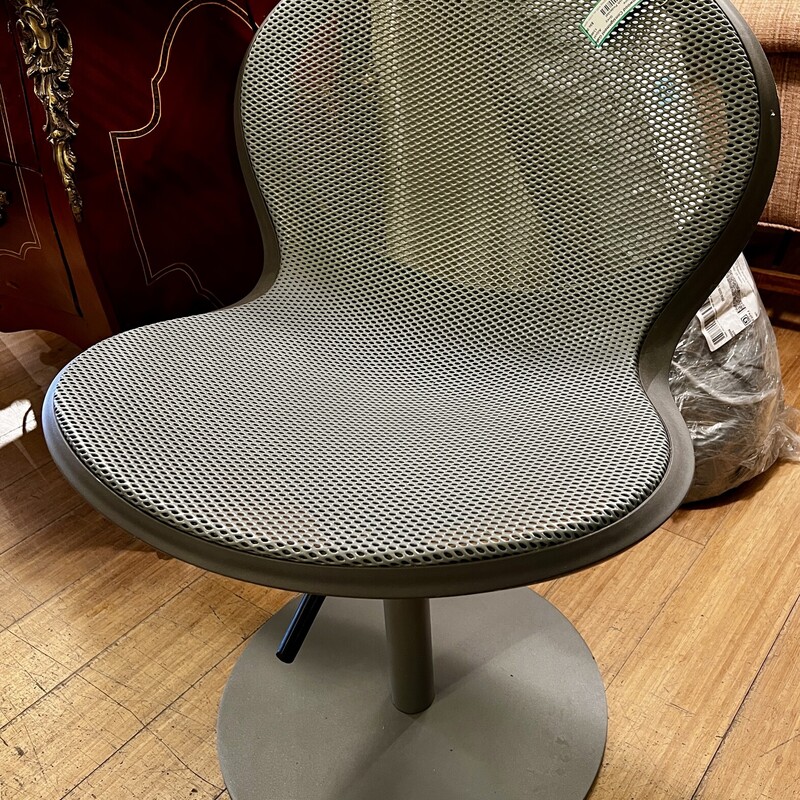 Adjustable  mesh chair