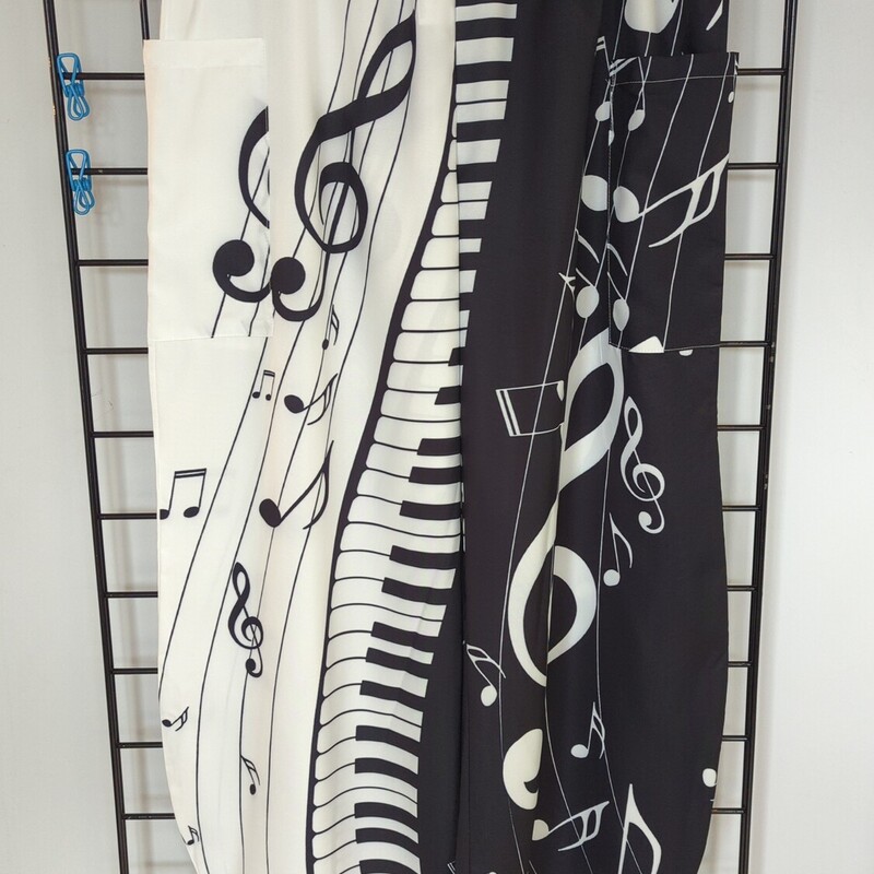 Piano Pants, Blk/whi, Size: 1X
market as 2X but fits more like a 1X