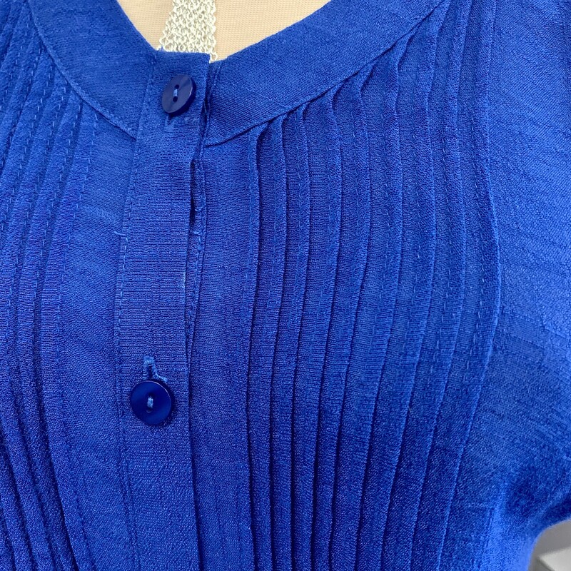 Fylo Button Up Long,
Colour: Blue,
Size: Large