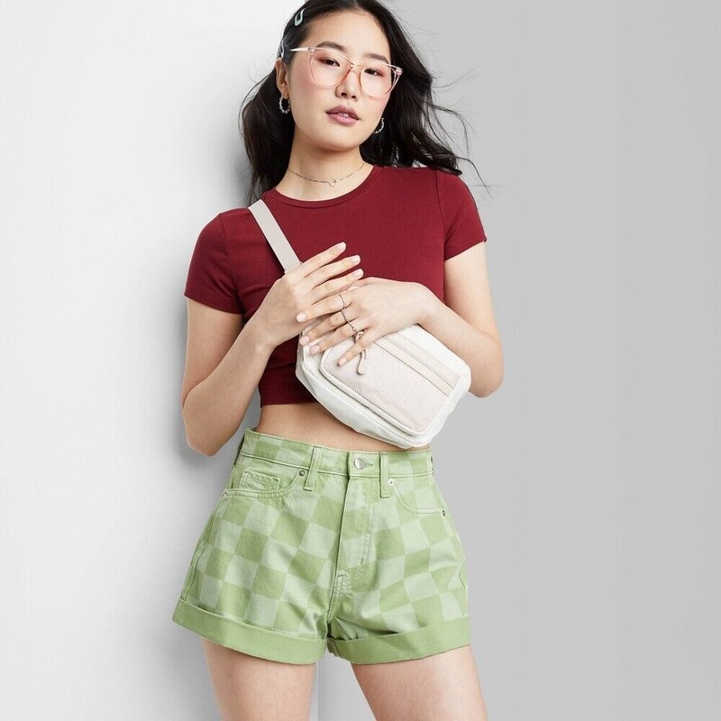 Wild Fable Cuffed, Grayee, Size: 6
Adorable denim shorts with a subtle check pattern.
Wild fable mom shorts, high waisted, 100% Cottons
Size 6
flat measurements:
waist: 15.25
hip: 22
rise: 12.75
inseam: 3
side seam: 12

thanks for looking!
#70548
