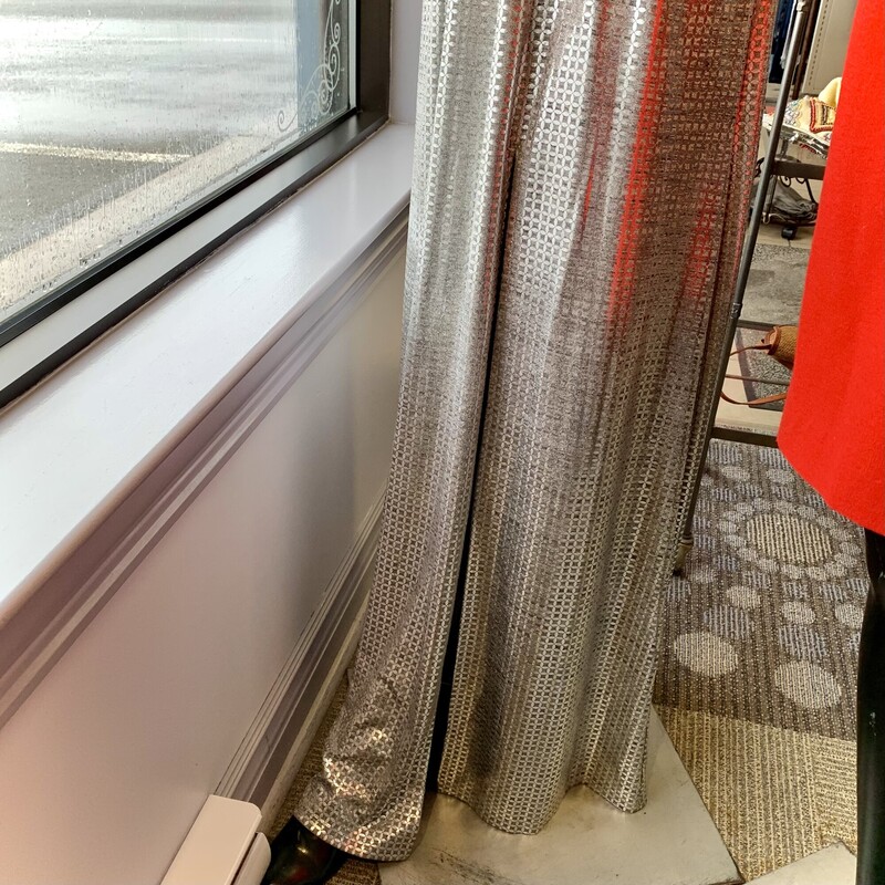 Michael Kors Gala Dress,
Colour: Silver,
Size: Medium
