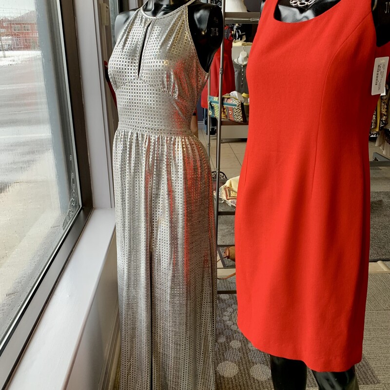 Michael Kors Gala Dress,
Colour: Silver,
Size: Medium