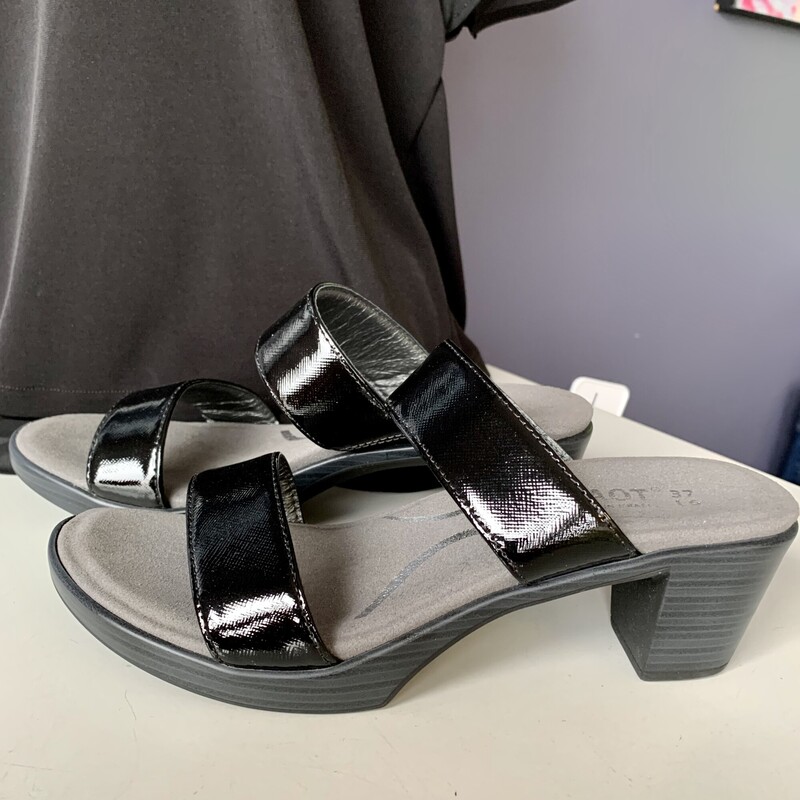 Naot Slide On Sandals,<br />
Colour: Black,<br />
Size: 6.5