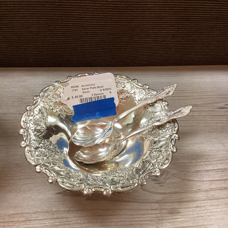 Silver Plate Bowl, Silver, 2 Spoons
7 in rd x 3 in t