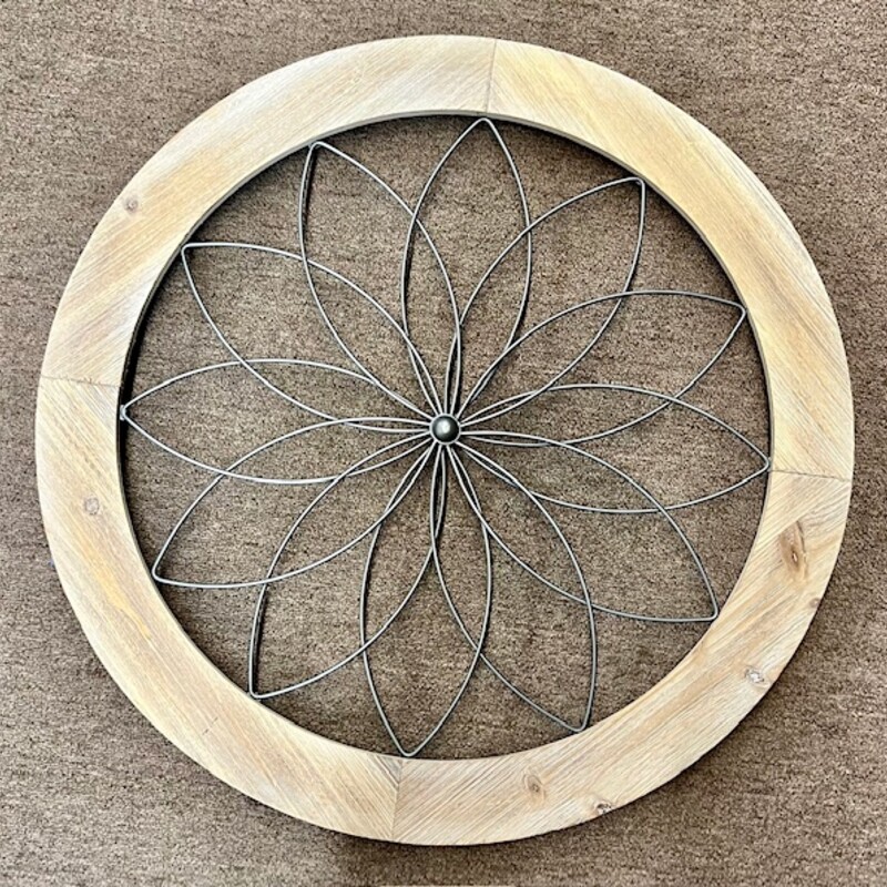 Wood Circle Metal Flower