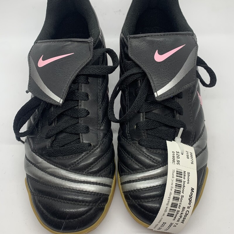Nike Indoor Soccer Shoes, Blck/Pnk, Size: 7.5<br />
All Sales Are Final<br />
No Returns<br />
Pick Up In Store Within 7 Days Of Purchase<br />
or<br />
Have It Shipped<br />
<br />
Thanks for Shopping With Us :-)