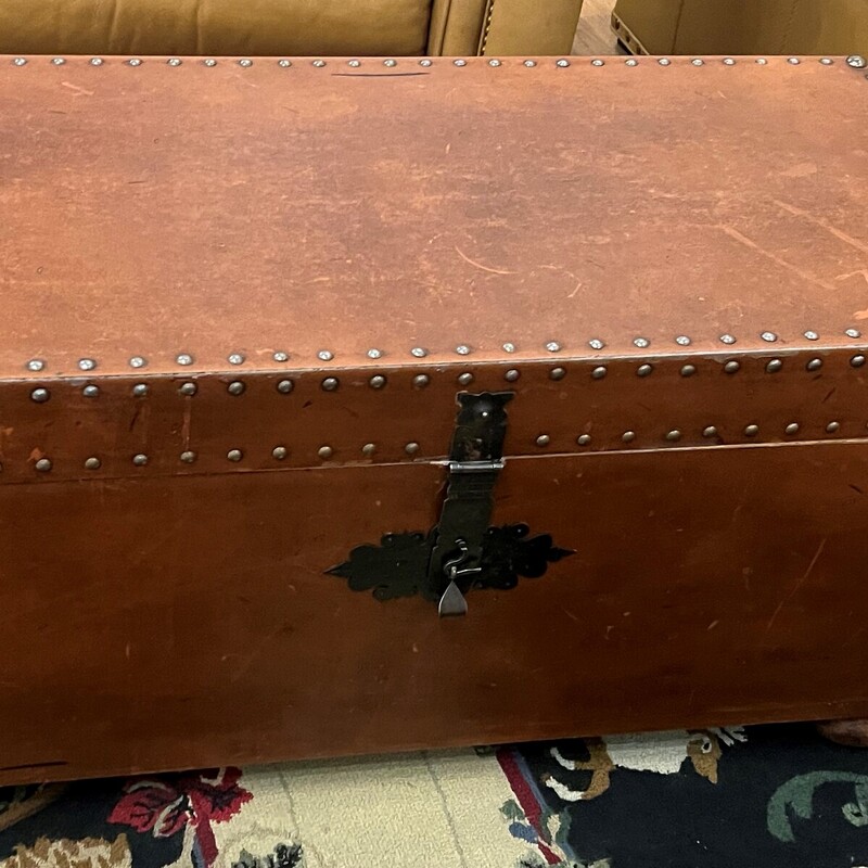 Argentina Leather Trunk, Nailhead, AS IS
39in x 18in x 19in tall