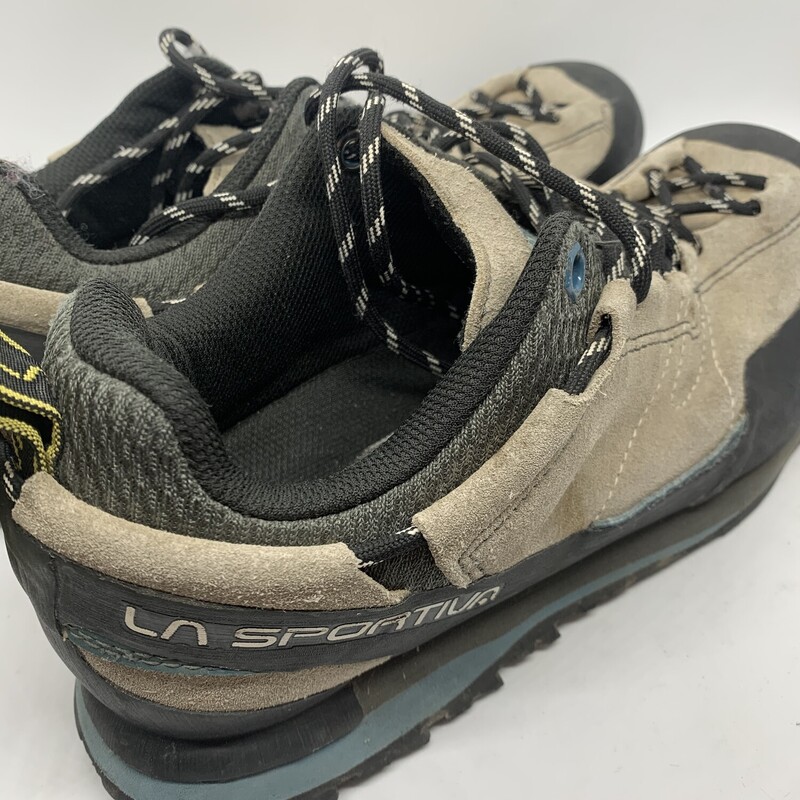 LASportivaHikingShoe, None, Size: 9<br />
All Sales Are Final<br />
No Returns<br />
Pick Up In Store Within 7 Days Of Purchase<br />
or<br />
Have It Shipped<br />
<br />
Thanks for Shopping With Us :-)